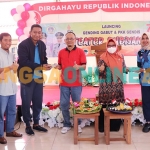 Wakil Bupati Gresik, Aminatun Habibah, dan Wakil Ketua DPRD Gresik, Ahmad Nurhamim, saat launching Gending Gabut bersama PKK Gending Gendis. Foto: SYUHUD/BANGSAONLINE