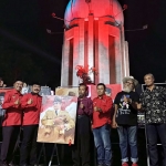 Karya lukisan Bung Karno hasil on the spot dipamerkan saat Resepsi Gebyar Jejak Bung Karno, Sabtu (25/6/2022) malam. Foto: Ist.