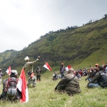 Komunitas Tapak Tilas Honda Bikers Day tiba di Bromo. (foto: ist)