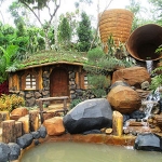 Banyu Mili merupakan salah satu tempat wisata Jombang ala film Hobbit.