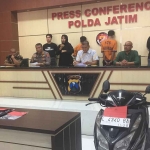 Konferensi pers terkait jambret yang tewaskan mahasiswa UINSA.