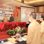 Pj. Sekretaris Daerah Kota Pasuruan Anom Surahno, S.H., M.Si (dua dari kiri) jadi narasumber sekaligus pembuka acara sosialisasi.