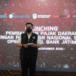 Bupati Kediri, Hanindhito Himawan Pramono, saat me-launching Layanan pajak Online, di Pendopo Panjalu Jayati. Foto: Ist