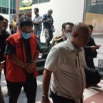 GSP saat digiring dari Kejati Jatim menuju rutan Kelas I Surabaya