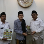 Gus Iqdam, pengasuh Pondok Pesantren Mambaul Hikam II Blitar menerima penghargaan Tokoh Muda Nahdliyin Inspiratif 2025 dari Forkom Jurnalis Nahdliyin