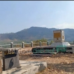 Kondisi Monumen Soeharto di Desa Biting Kecamatan Badegan, Ponorogo, yang kurang terawat.
