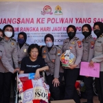 Polwan Polresta Sidoarjo saat melakukat giat Anjangsana.