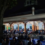Sholat taraweh di Ponpes Mambaul Hikam, Kabupaten Blitar.