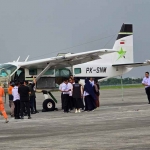 Pesawat yang akan melakukan OMC atau Operasi Modifikasi Cuaca.
