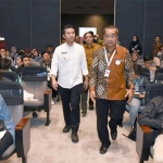 Wakil Gubernur Jatim, Emil Elestianto Dardak hadir pada acara Makers Talk di Auditorium Universitas Katolik Petra, Surabaya, Selasa (19/3). foto: ist