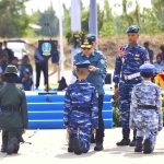 Pj Gubernur Jatim saat prosesi pembaretan pada siswa-siswi di Lanud Iswahjudi, Magetan.