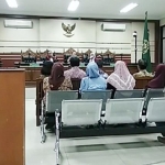 Sejumlah saksi dihadirkan dalam sidang korupsi BPPKAD dengan terdakwa Sekda Andhy Hendro Wijaya di PN Tipikor Surabaya. foto: ist.