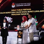 Debat perdana paslon nomor urut 2, Indah Amperwati dan Yudha Adji Kusuma. Foto: IMRON/ BANGSAONLINE