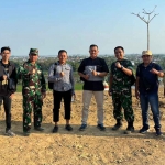 Dandim Tuban saat meninjau lokasi lahan yang bakal dijadikan Eco Wisata Kampung Terpadu.