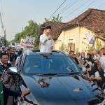 Gus Barra disambut meriah dan penuh dukungan oleh ribuan masyarakat desa yang ada di Kecamatan Mojoanyar