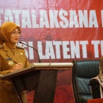 Wali Kota Kediri saat memberi sambutan.