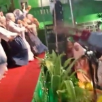 Cuplikan video yang viral di media sosial menunjukkan sejumlah santri putri tengah berjoget.