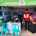 Stand OK OCE dalam Pameran MTQ ke XXIX Jawa Timur di Jalan Kesehatan Pamekasan. 