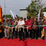 Pj Bupati Nganjuk saat membuka pameran pembangunan dan produk unggulan.