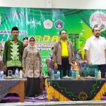 Menpora Zainuddin Amali Bersama Bupati Jombang Hj. Mundjidah Wahab saat upacara penutupan ajang Kejurda Pencak Silat Pagar Nusa Jawa Timur.