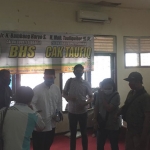 Calon Bupati (Cabup) Sidoarjo Bambang Haryo Soekartono (BHS) saat berkunjung ke Balai Wartawan Sidoarjo, Jumat (4/12/2020). (foto: ist)