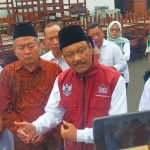 Mensos Saifullah Yusuf memberikan keterangan kepada wartawan usai sosialisasi DTSEN kepada kades di Bojonegoro.
