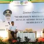 Plt Kepala Diskopusmik Kabupaten Kediri, Santoso, dalam seminar kewirausahaan. Foto: Ist