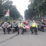 Jalan Taman Pinang Indah, Gading Fajar hingga simpang tiga Sumokali, menjadi salah satu ruas jalan yang masuk zona physical distancing di Sidoarjo.