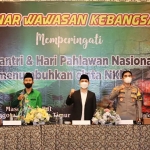 Para narasumber seminar wawasan kebangsaan dalam rangka memperingati Hari Santri Nasional 22 Oktober dan Hari Pahlawan 10 November, di Hotel Raden Wijaya, Kota Mojokerto. Foto: Ist