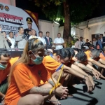 Konferensi pers terkait kasus curanmur di Mapolrestabes Surabaya.