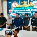 Konferensi pers Polres Pamekasan terkait kasus penipuan travel umrah PT Anisa Berkah Wisata yang membawa kabur uang jemaah