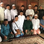 Sejumlah Lora (sebutan putra kiai) se Madura menggelar pertemuan tertutup di kediaman Ketua PBNU Saifullah Yusuf di Surabaya. foto: DIDI ROSADI/ BANGSAONLINE