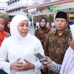 Gubernur Jatim periode 2019-2024, Khofifah Indar Parawansa saat menyapa warga Jatim. foto: istimewa