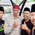 Hercules de Rosari Marshal saat melayani foto para Nahdliyin menuju lokasi Muktamar ke-34 NU di Lampung. foto: istimewa