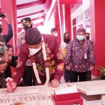 Bupati Sumenep Achmad Fauzi meresmikan Gedung Labkesda, Jumat (11/3/2022).