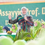 Khofifah dalam acara Kajian Tafsir Al-Jailani di Pondok Pesantren Cipasung, Tasikmalaya