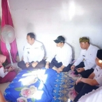 Mensos Saifullah Yusuf kunjungi Sugita Vania Apsari salah satu calon siswa Sekolah Rakyat di Kota Probolinggo. Foto: Diskominfo Kota Probolinggo
