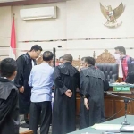 Suasana sidang kasus korupsi Bupati Bangkalan non-aktif di Pengadilan Tipikor Surabaya.