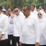 Bupati Kediri terpilih, Hanindhito Himawan Pramana (melambaikan tangan), saat mengikuti geladi bersih pelantikan. Foto: Ist
