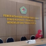 Kantor Diskop UKM dan Naker kabupaten Pamekasan.