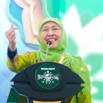 Ketua Umum Dewan Pembina PP Muslimat NU, Khofifah Indar Parawansa, saat memberi sambutan.