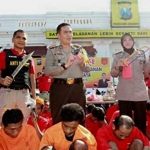 Kapolrestabes Surabaya saat merilis 73 tersangka
