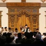 Penceramah Gus Iqdam saat memberi tausiyah dalam kampanye tertib lalu lintas Operasi Keselamatan Semeru 2026