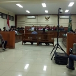 Suasana sidang dengan terdakwa Sekda Andhy Hendro Wijaya di PN Tipikor Surabaya. foto: ist.