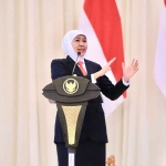 Gubernur Khofifah saat memberi sambutan di Sertijab atau serah terima jabatan Wali Kota dan Wakil Wali Kota Probolinggo.
