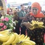 Gubernur Jawa Timur Khofifah Indar Parawansa saat Peringatan Hari Pangan Sedunia (HPS) ke-39 di Jatim Expo , Surabaya, Selasa (19/11). foto: Istimewa/ BANGSAONLINE.com