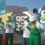 Bupati Tuban Fathul Huda (tiga dari kiri) saat menghadiri launching "Si Lawe", maskot Porprov VI di Tuban.