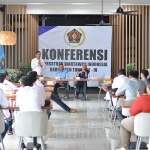 Suwandi saat menyampaikan sambutan usai terpilih kembali dalam Konferensi IV PWI Kabupaten Tuban di Aula Tuban Abirama.