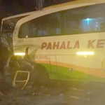 Kondisi Bus Pahala Kencana usai terlibat kecelakaan dengan truk.