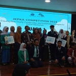 Para juara dalam lomba infografis JKPKA Competition 2024.